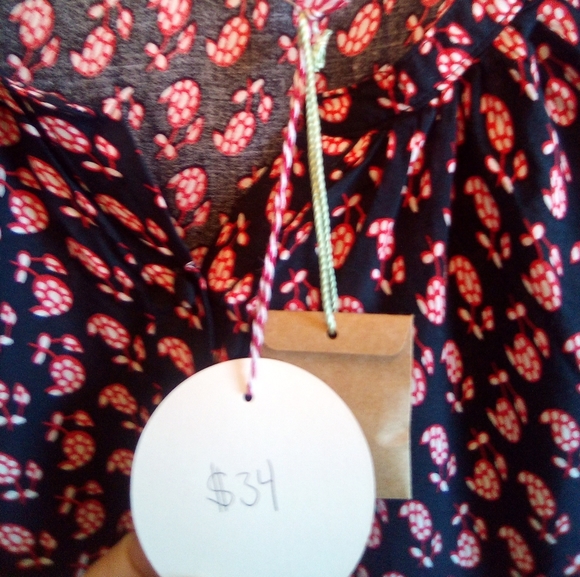 Cute dressy top from Umgee - Picture 2 of 4